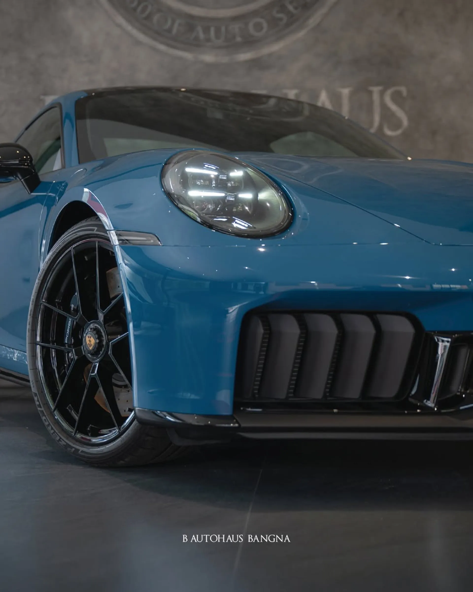 Porsche 911 Carrera GTS · 2