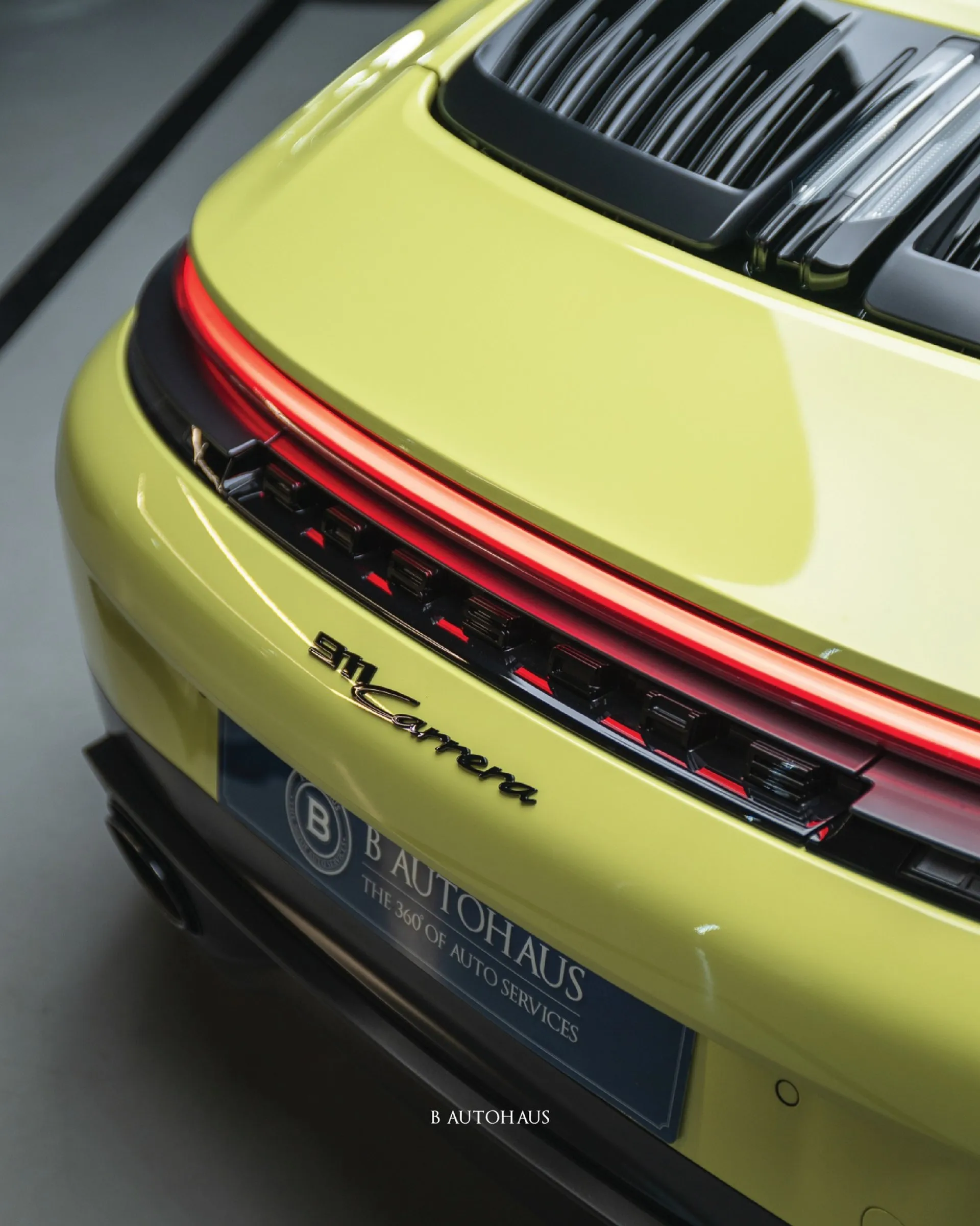 Porsche 911 Carrera Cabriolet · 4