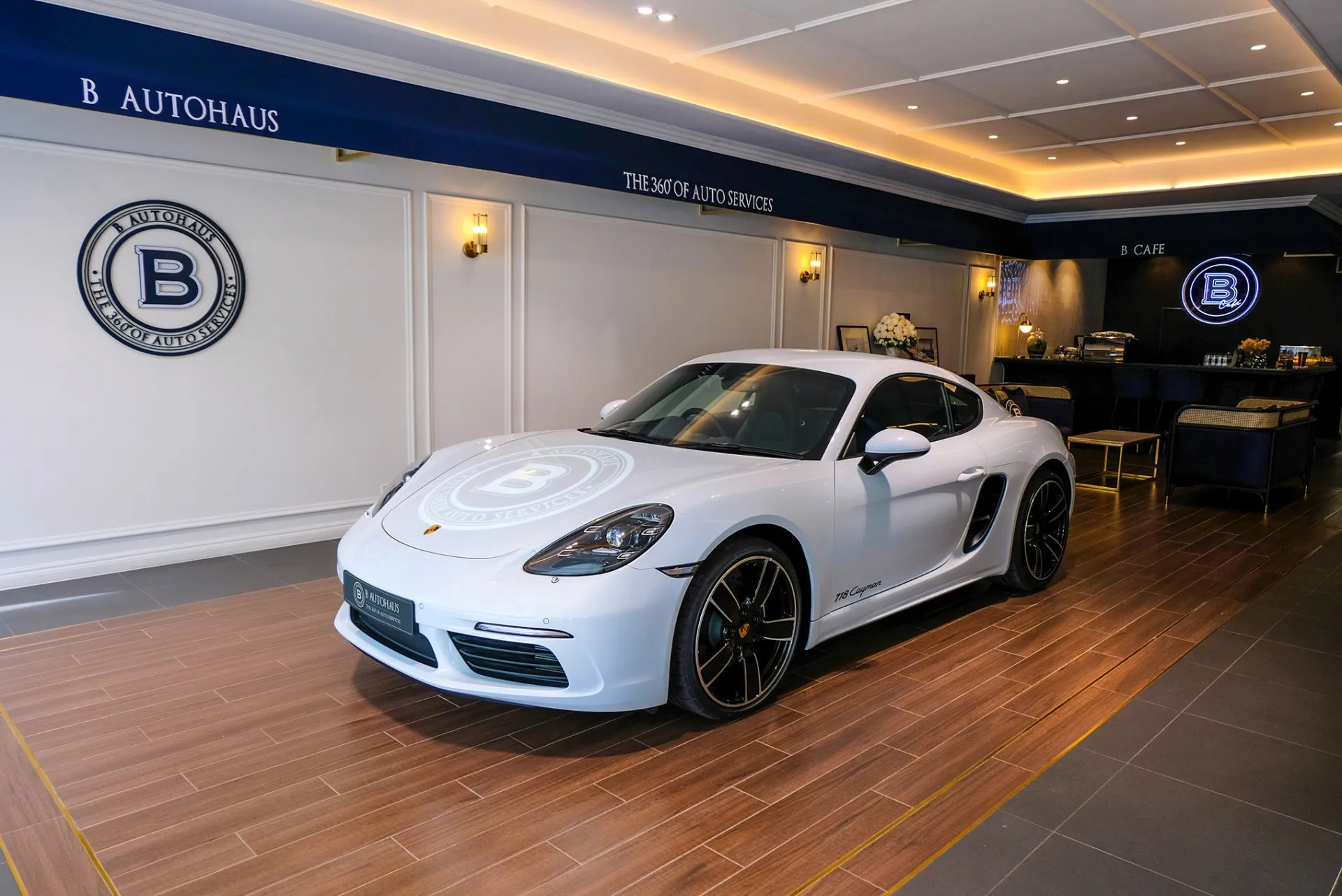 718 Cayman · 4