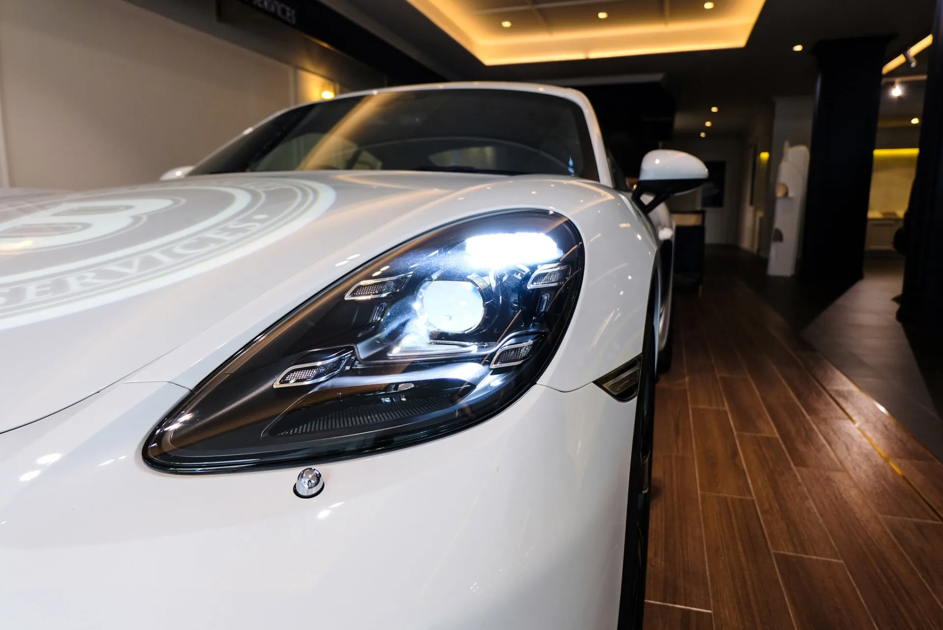 718 Cayman · 7