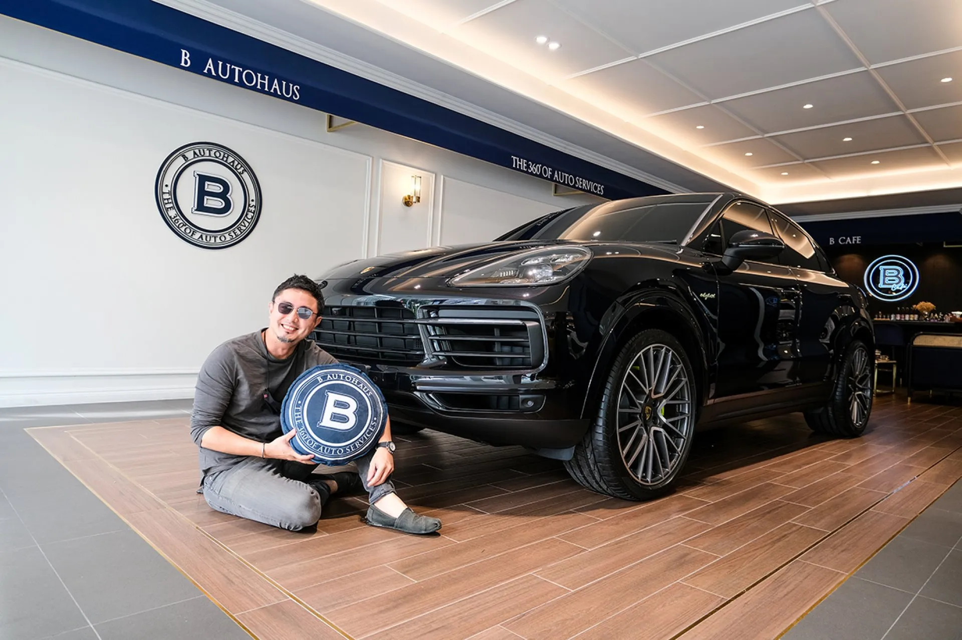 B Autohaus customers · 3