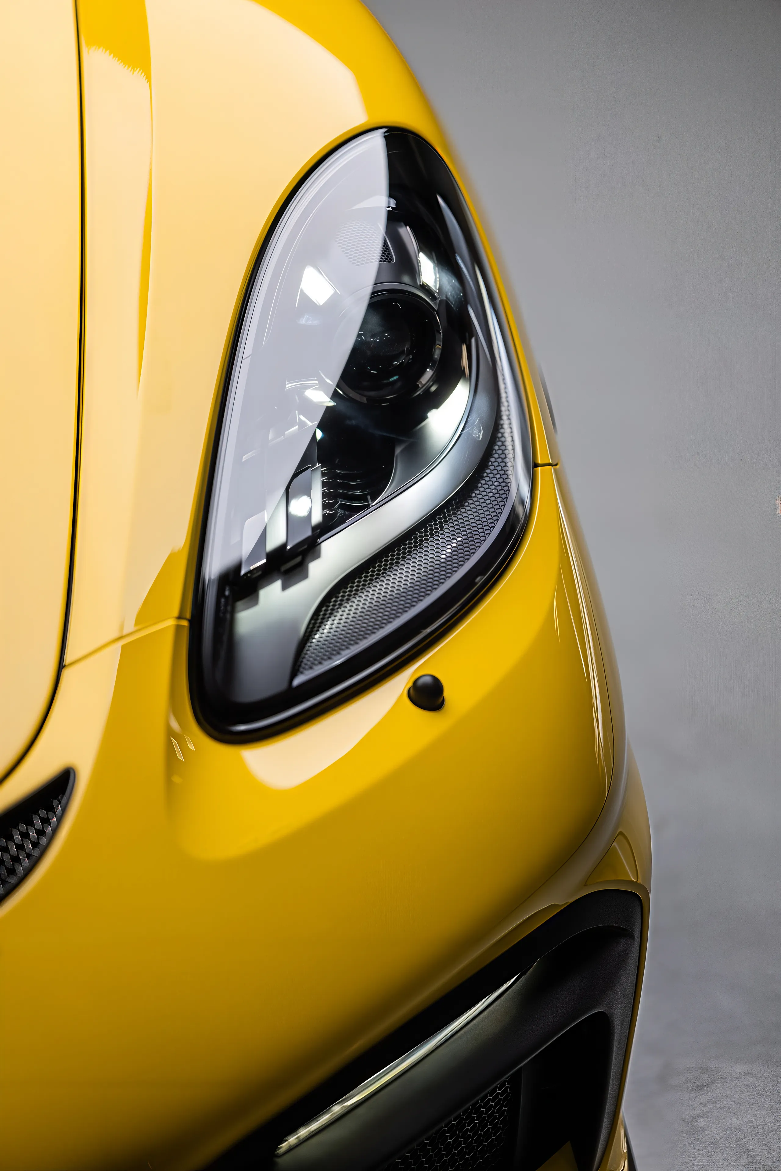 Porsche 718 Cayman GT4 · 14