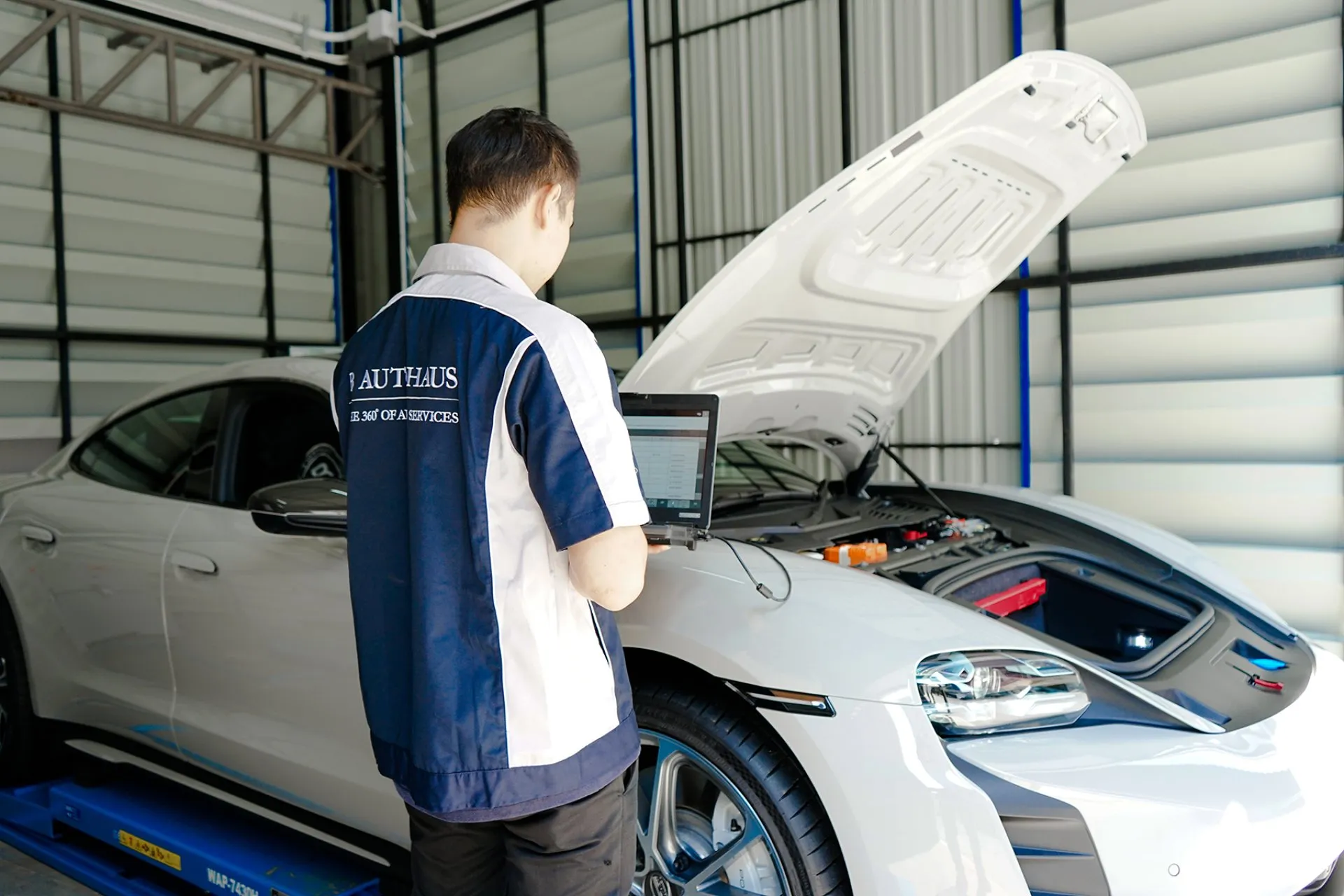 B Service Center · 5